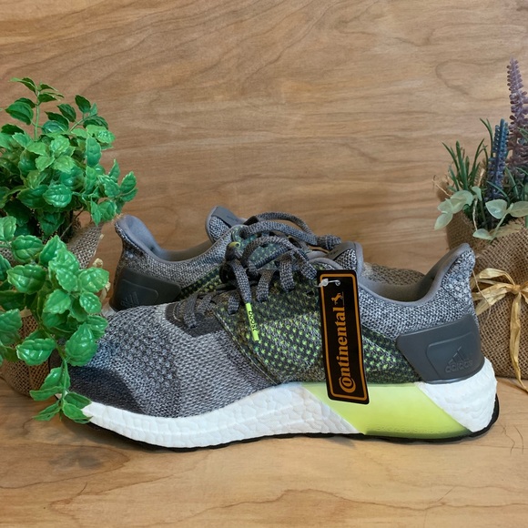 Adidas Ultraboost ST Primeknit Running Shoes - Picture 5 of 8